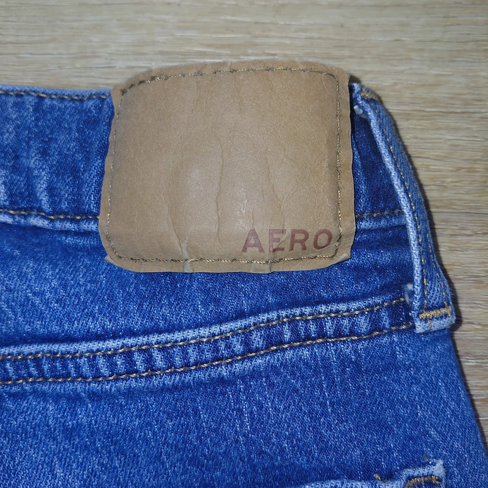Aeropostale Women's Straight Leg Blue Jeans Mom Jean Sz 4 - Picture 5 of 12